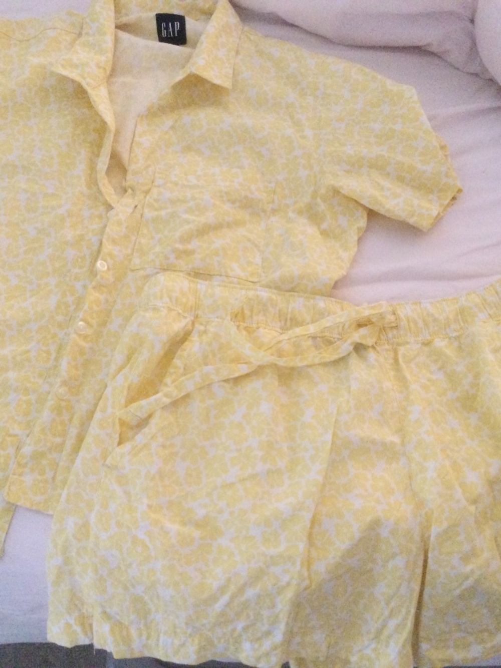 Womens Gap Yellow Shortie Pajamas L 100% cotton